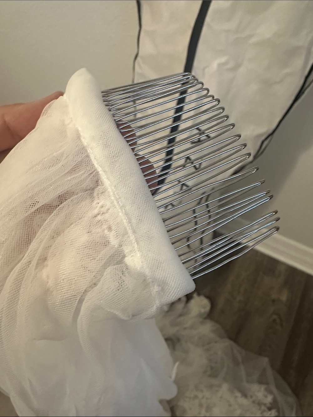 Azazie Bridal Veil in Ivory - Picture 3 of 4